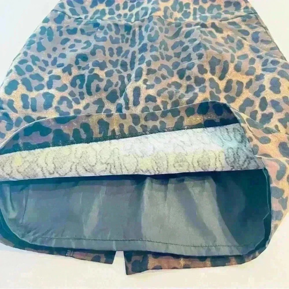 FORERVER 21 ANIMAL PRINT MINI SKIRT SIZE SMALL 2 FRONT POCKETS - Picture 5 of 11